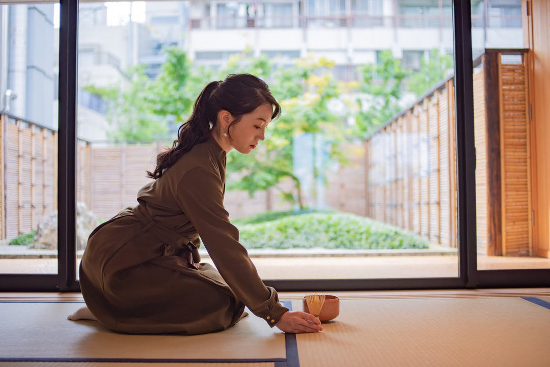 3WAYで使えるカーキのサテンワンピース